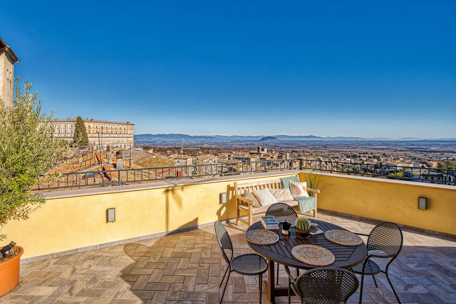 La terrazza panoramica di Casa Checca