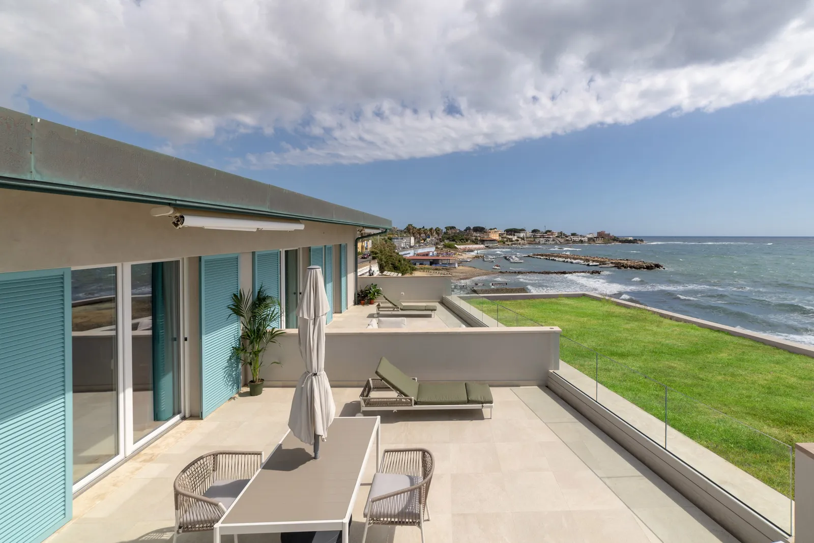 La terrazza panoramica sul mare